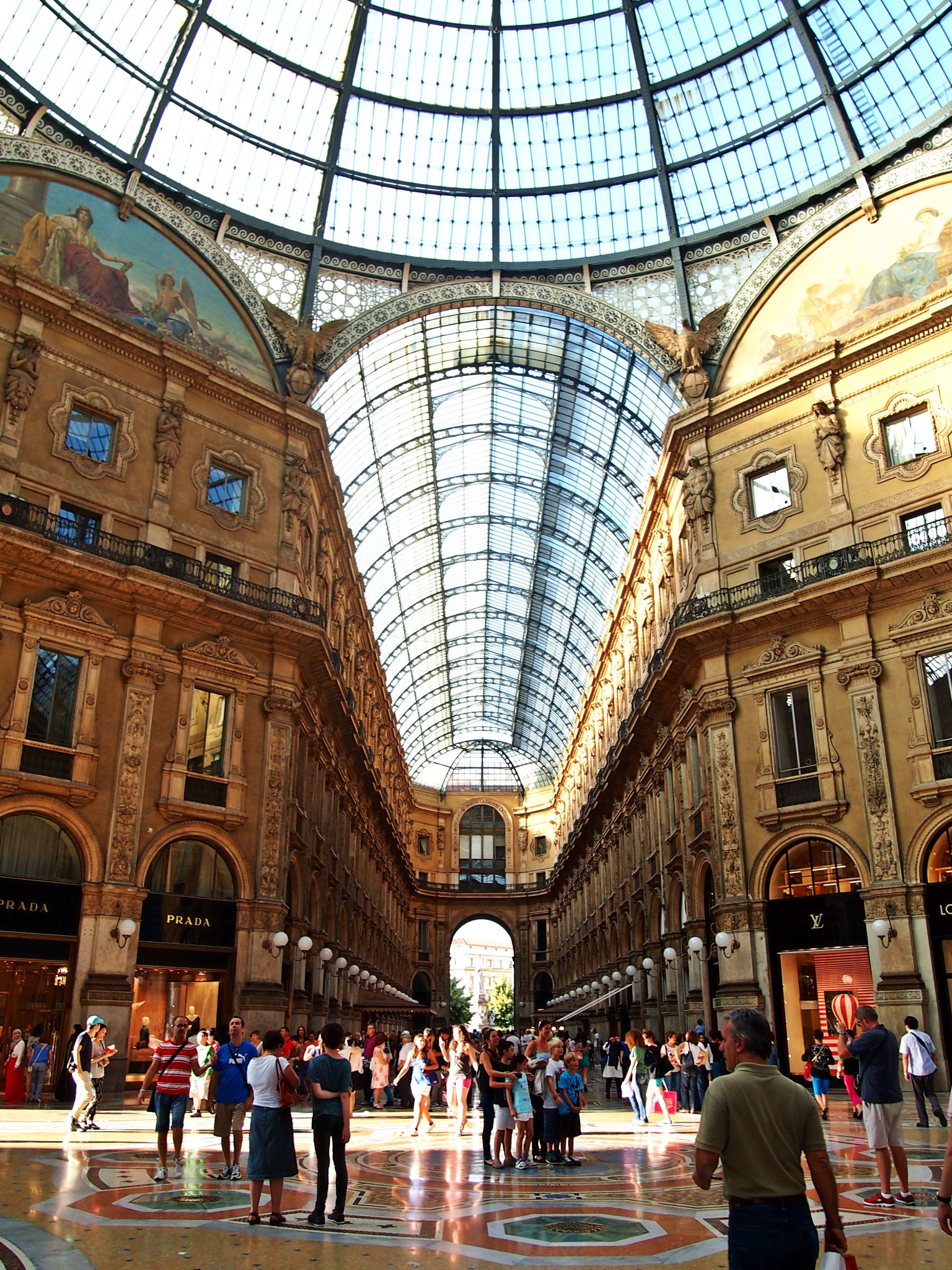 galleria vittorio emanuele, milano, mailand, galerie, prada, louis vuitton, luxus, passage