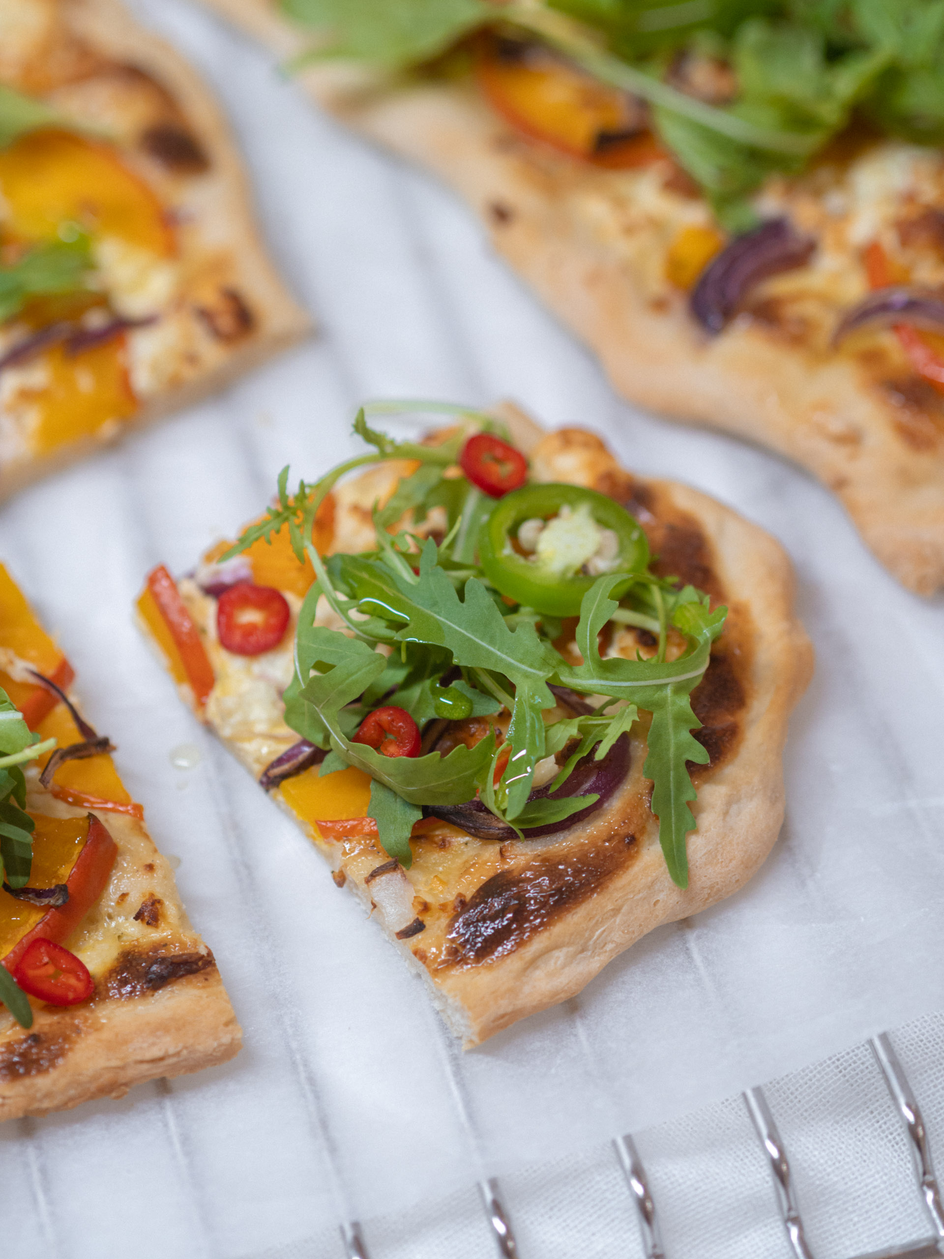 Herbstlicher Flammkuchen mit Kürbis und Feta - Lykke Life