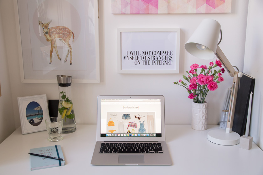 amiga hq: homeoffice, workspace, schreibtisch, blogger at work, inspo