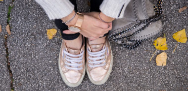 One Trend – Different Styles: Metallic #metalloc #style #look #idea #styling #trend #gold #silver #howto #streestyle #amigaprincess #nature #autumn #fall #herbst #outfit #tipps #parka
