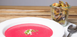 Rote Beete Suppe mit Wasabi und Ingwer #beetroot #red #pink #soup #suppe #recipe #rezept #quickneasy #healthy #superfood #braun #multiquick #amigaprincess