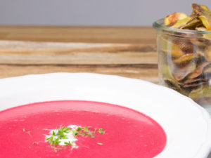 Rote Beete Suppe mit Wasabi und Ingwer #beetroot #red #pink #soup #suppe #recipe #rezept #quickneasy #healthy #superfood #braun #multiquick #amigaprincess
