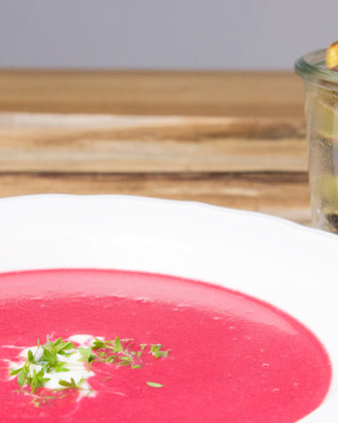 Rote Beete Suppe mit Wasabi und Ingwer #beetroot #red #pink #soup #suppe #recipe #rezept #quickneasy #healthy #superfood #braun #multiquick #amigaprincess
