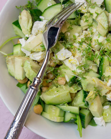 Kichererbsensalat mit Orangen-Dressing #mealprep #salad #healthy #recipe #rezept #chickpeas #avocado #cucumber #gurke #orange #delish #quick #easy #amigaprincess