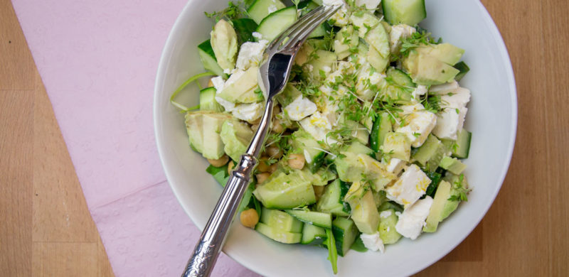 Kichererbsensalat mit Orangen-Dressing #mealprep #salad #healthy #recipe #rezept #chickpeas #avocado #cucumber #gurke #orange #delish #quick #easy #amigaprincess