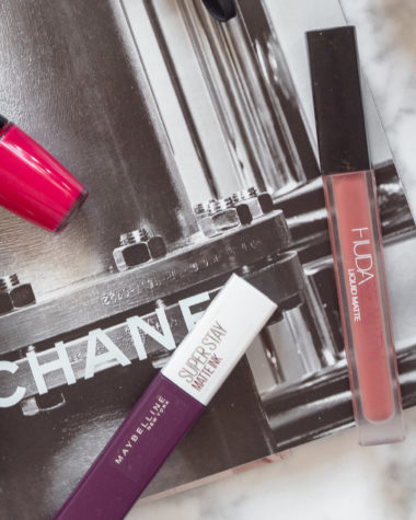 matten Lippenstift richtig auftragen – Tipps und Tricks, so gelingt der perfekte Kussmund, langanhaltende und kussechte Lippenstifte, Lippenstift Test, Beautyblog, beauty hacks, www.amigaprincess.com