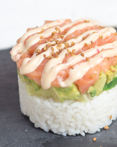 Homemade Sushi Stack mit Lachs und Avocado, Sake Sushi, DIY ,Rezept für selbstgemachtes Sushi, Sushi Turm , Sushi selber machen, Sushireis kochen, Sushi Mayonnaise machen, Hauptgericht, asiatische Küche, einfach und schnell, Foodblogger, Food Photography, recipe, www.amigaprincess.com