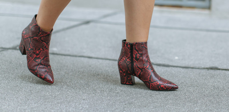 Diese 8 Schuh-Hacks solltest Du unbedingt kennen, Druckstellen, Blasen und Schmerzen gehören damit der Vergangenheit an! mit diesem Trick werden unbequeme Schuhe gemütlich, Von Schuhen können wir Frauen einfach nicht genug bekommen. Doch viel zu oft sehen die Treter schöner aus, als sie sich anfühlen. Mit diesen Hacks ist endlich Schluss mit schmerzenden Zehen, Blasen und Co. So vermeidet ihr Blasen an den Füßen, könnt eure Schuhe weiten und werdet Kaugummis an der Schuhsohle los. Mit diesen einfachen Tipps und Tricks, www.amigaprincess.com