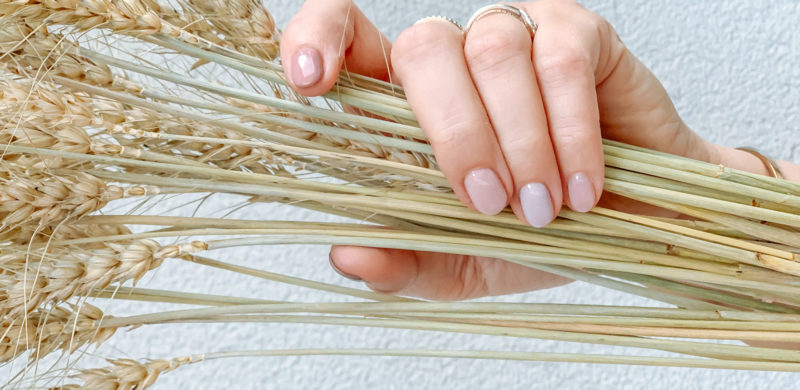Gesunde Nägel: Nagelwachstum positiv beeinflussen mit diesen Lebensmitteln, welche Lebensmittel ein gesundes Nagelwachstum fördern, unausgewogene Ernährung führt häufig zu brüchigen und schwachen Nägeln, brüchige Nägel bei Nährstoffmangel, Diese Lebensmittel sorgen für gesunde Nägel, gesundes Nagelwachstum von innen heraus,Diese Hausmittel eignen sich besonders gut, um Deine Nägel zu kräftigen und sie mit ausreichend Feuchtigkeit zu versorgen, www.amigaprincess.com #gesundenägel
