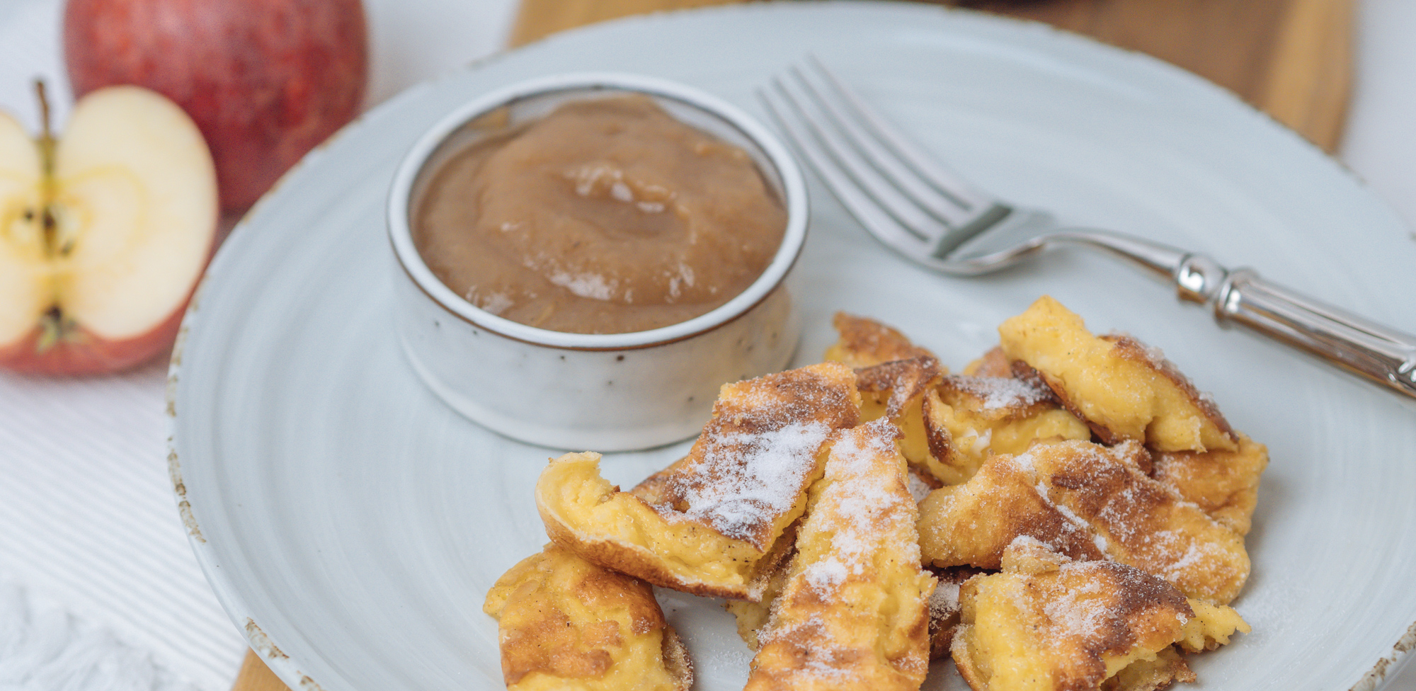 Österreichischer Kaiserschmarrn mit Apfelmus - schnell und ohne ...