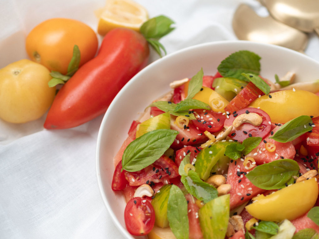 Wassermelonen Tomaten Salat mit Ingwer-Dressing 8