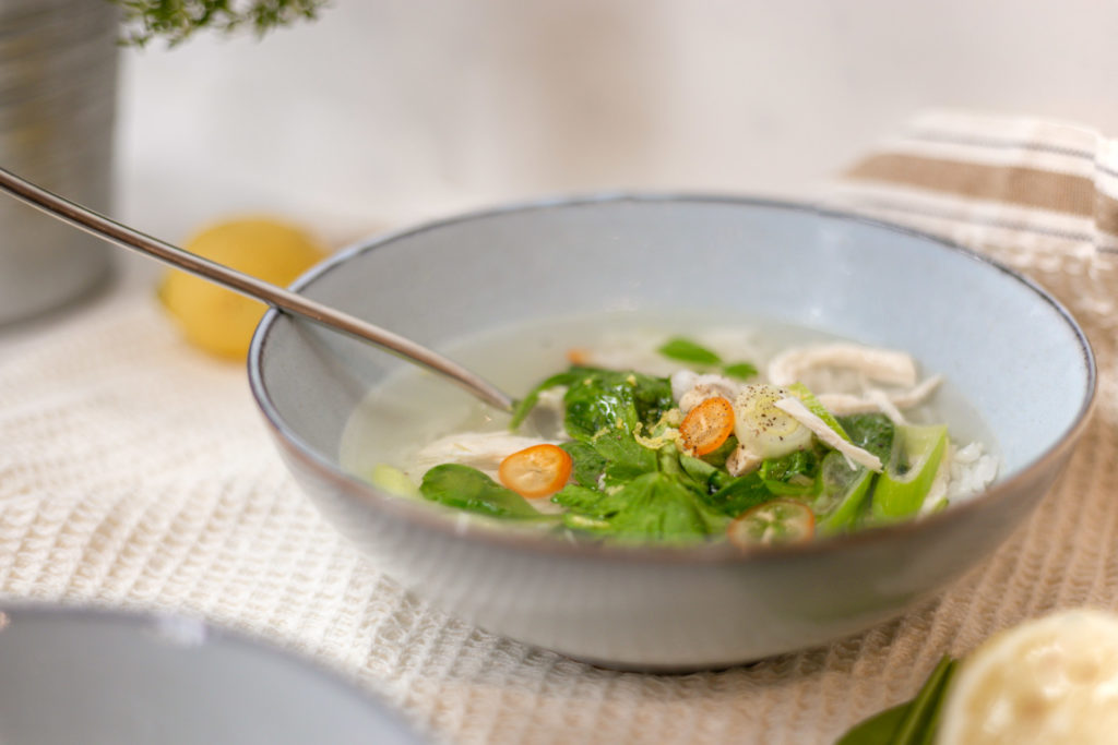 Immunbooster Hühnersuppe mit Zitrone 8