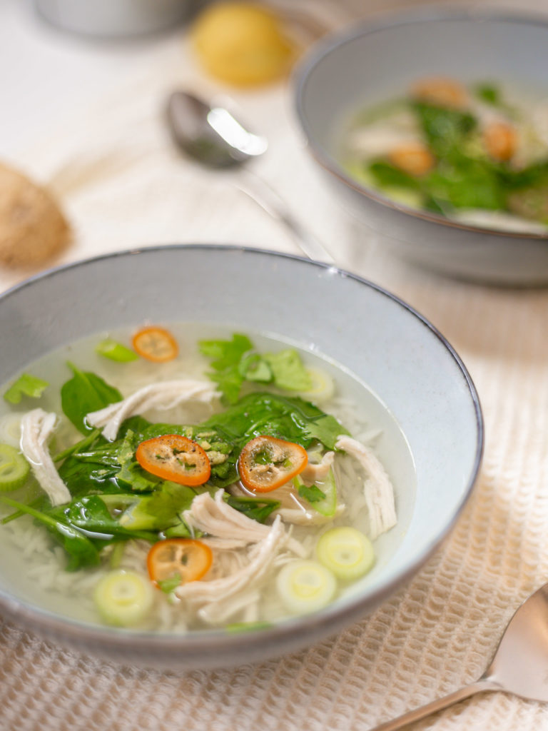 Immunbooster Hühnersuppe mit Zitrone 2