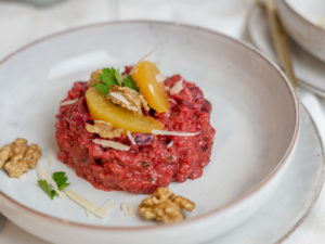 Rote Beete Risotto mit Orange, Stärkung der Abwehrkräfte mit Vitaminen, Rote Rüben sorgen für mehr Energie und ein starkes Immunsystem, Rote Beete Erkältung, Rote Rübe Rezept, Risotto Rezept vegetarisch, Risotto gelingt mit diesem klassischen Rezept ganz einfach und wir mit Rote Beete verfeinert, Pinkes Risotto mit Rote Rübe, Rote Rüben Risotto, cremiges Rote Rüben Risotto für starke Abwherkräfte, leckeres Rezept mit Rote Rüben, Einfache und schnelle Gerichte, www.alykkelife.com