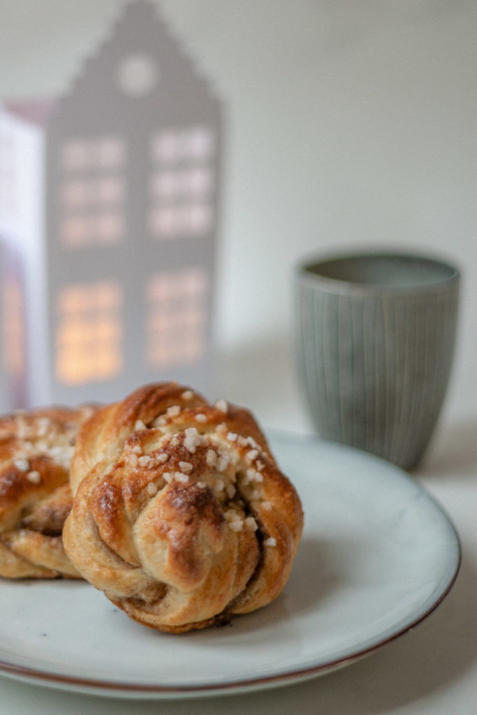 Kanelbullar - schwedische Zimtschnecken 4