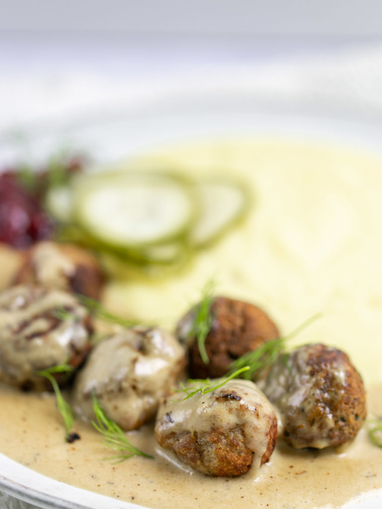 Zweierlei Kötbullar - schwedische Fleischbällchen klassisch und vegetarisch 1
